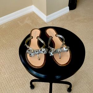 Beautiful Valentino Rockstud Bow Metallic Jelly Thong Sandals